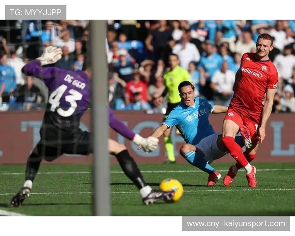 德赫亚门将扑救训练：反应弧线与低位扑救强化