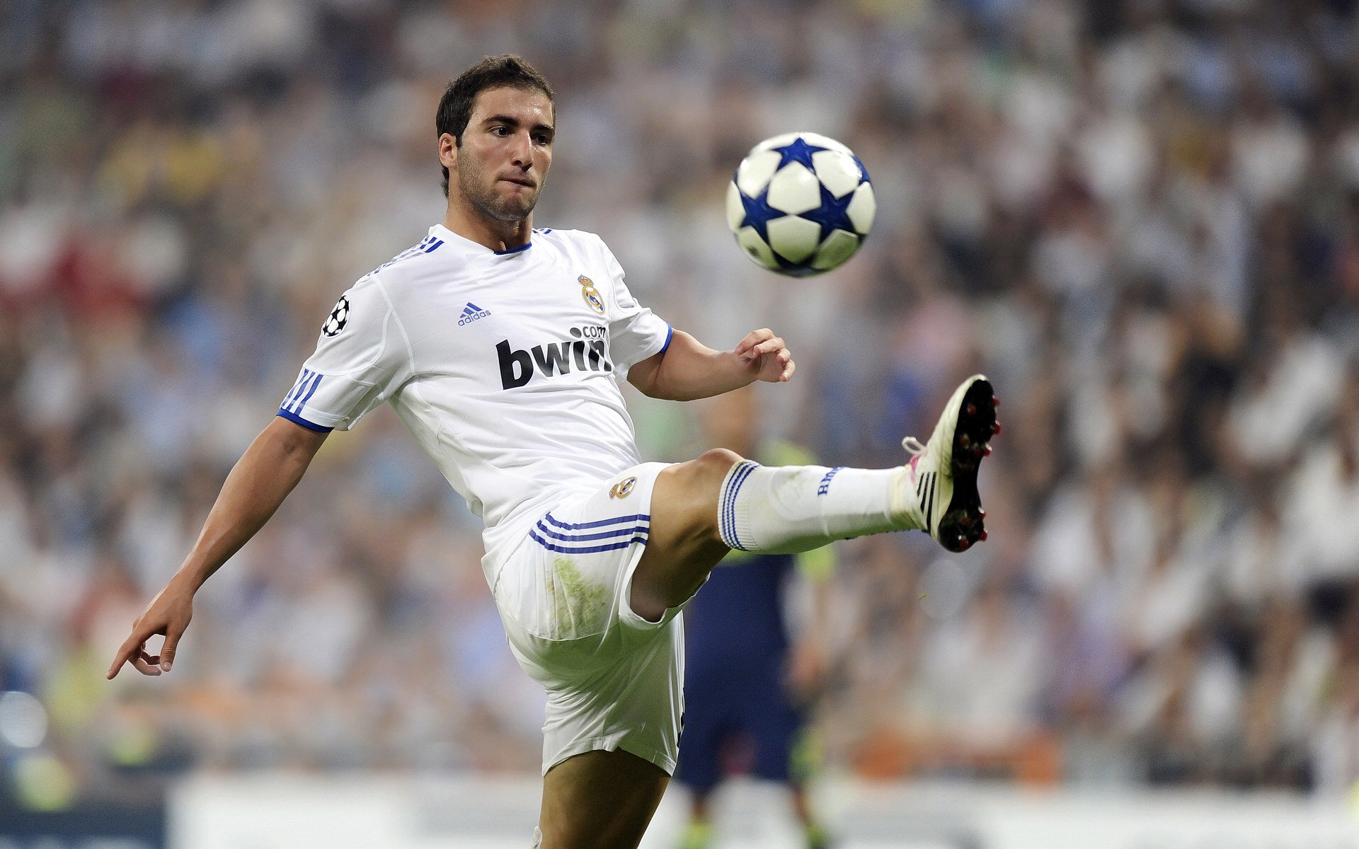 勇士主场击败太阳，库里贡献28分再度领军，勇士对库里